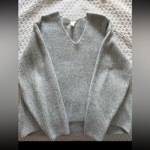 H&M Light Gray V-Neck Sweater